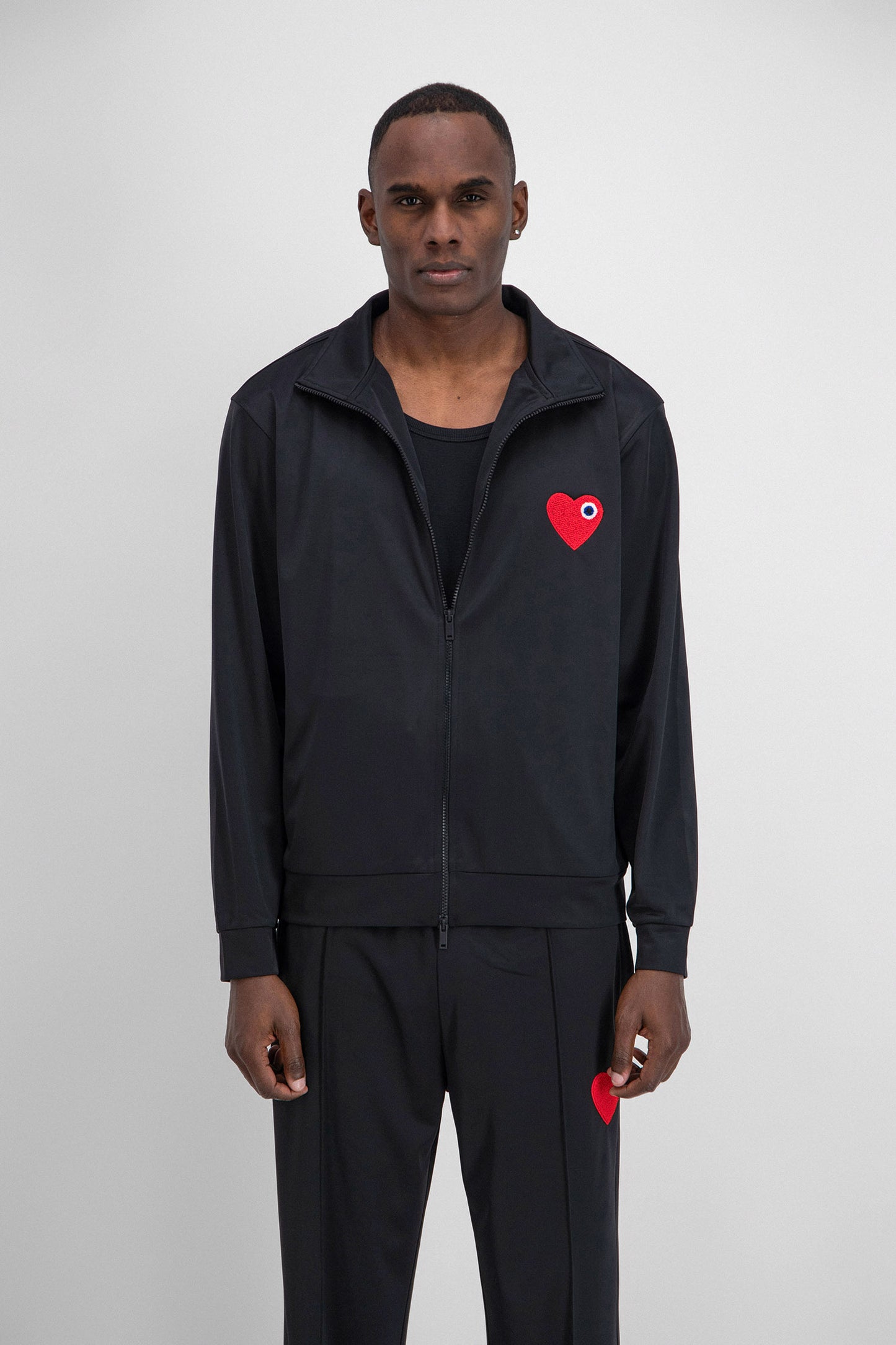 Ensemble jogging noir coeur rouge