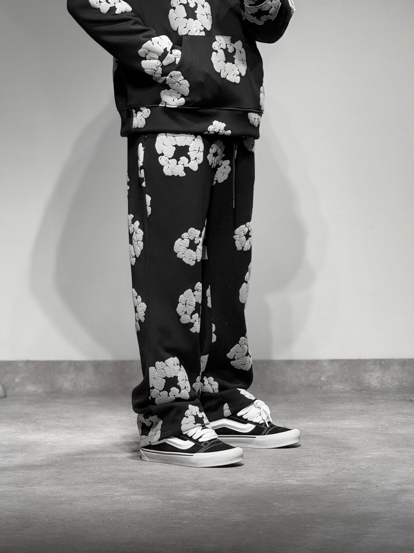 Ensemble à fleurs noir