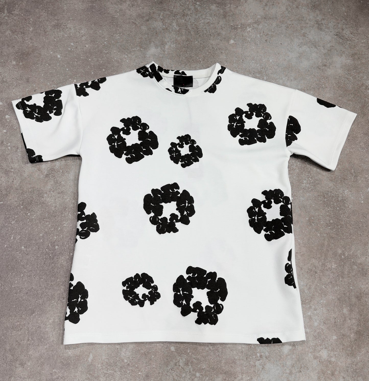 T-shirt à fleurs blanc